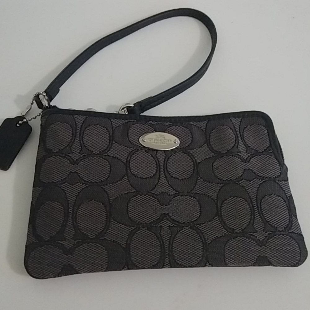 Coach Wristlet - Picture 2 of 6